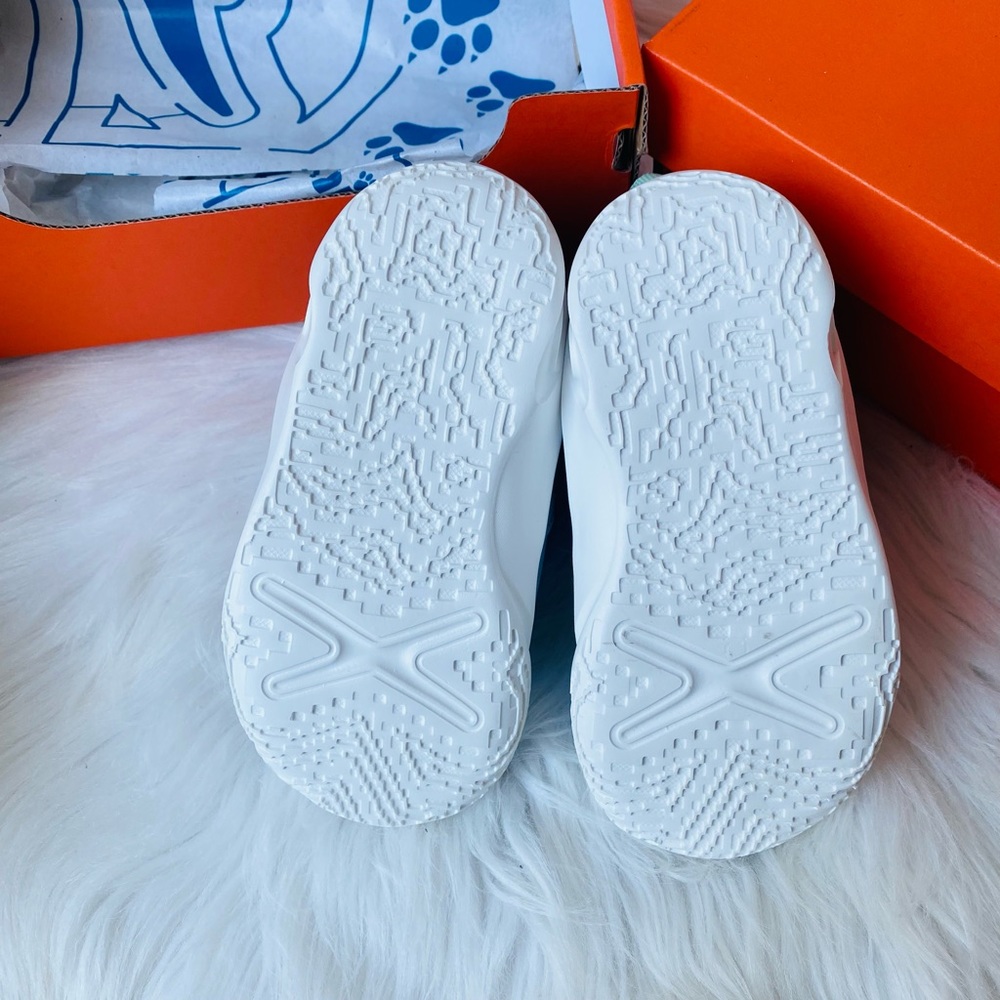 Toddler Nike Fleece Lined Pawprints Sneakers - Picture 7 of 7